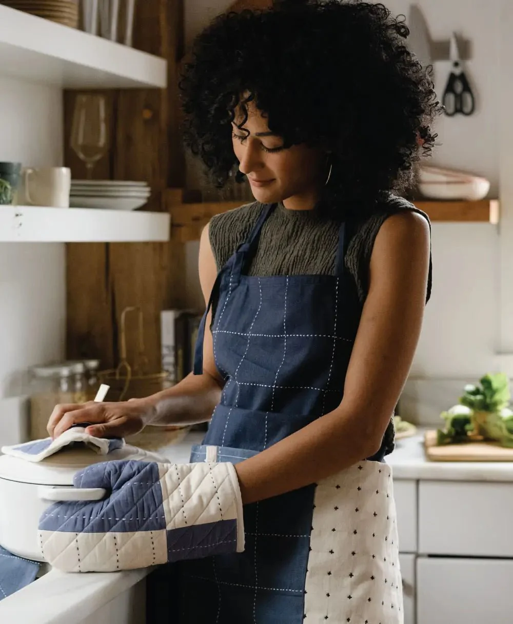 Organic Cotton Adjustable Bib Apron - Image 7
