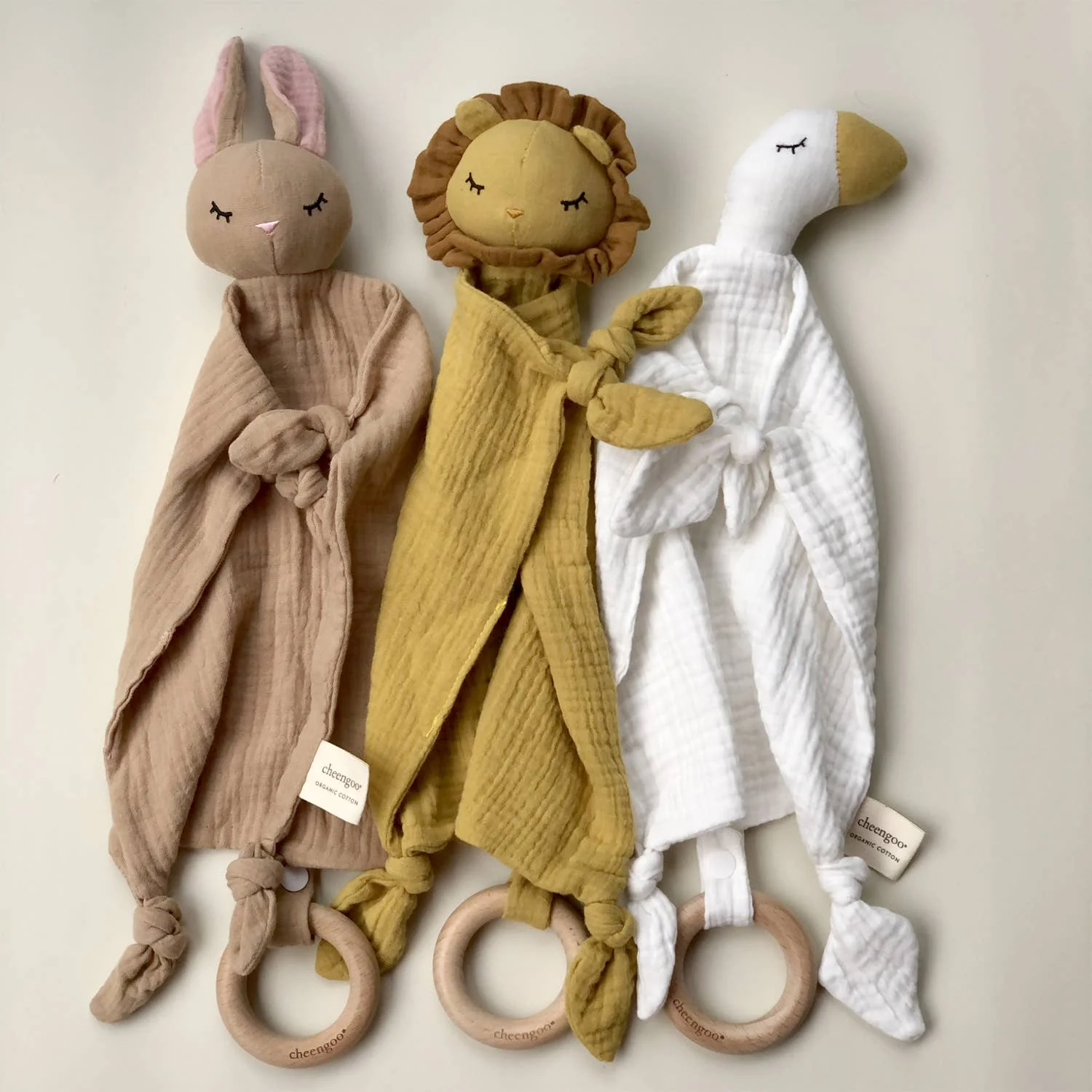 Organic Snuggle Lovey Blanket: Lion - Image 2