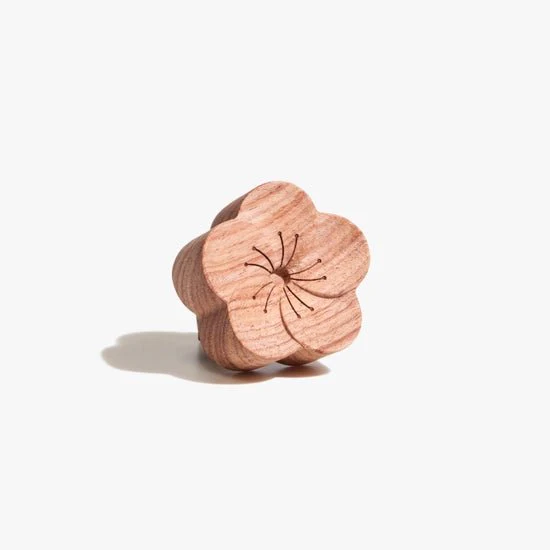 Plum Blossom Wood Diffuser For Car - Image 2