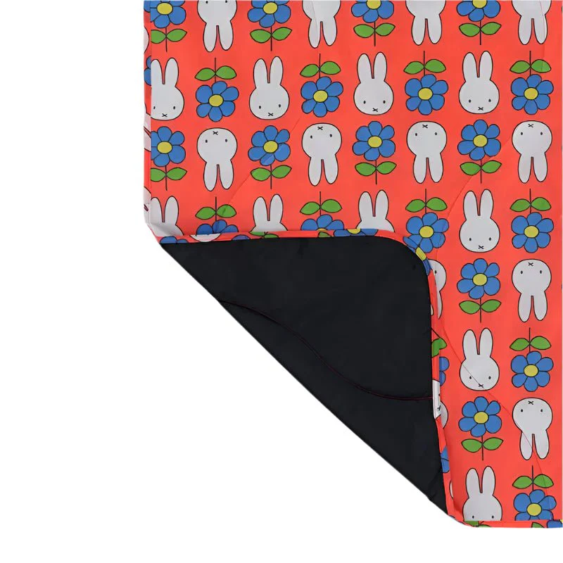 Puffy Picnic Blanket - Image 9