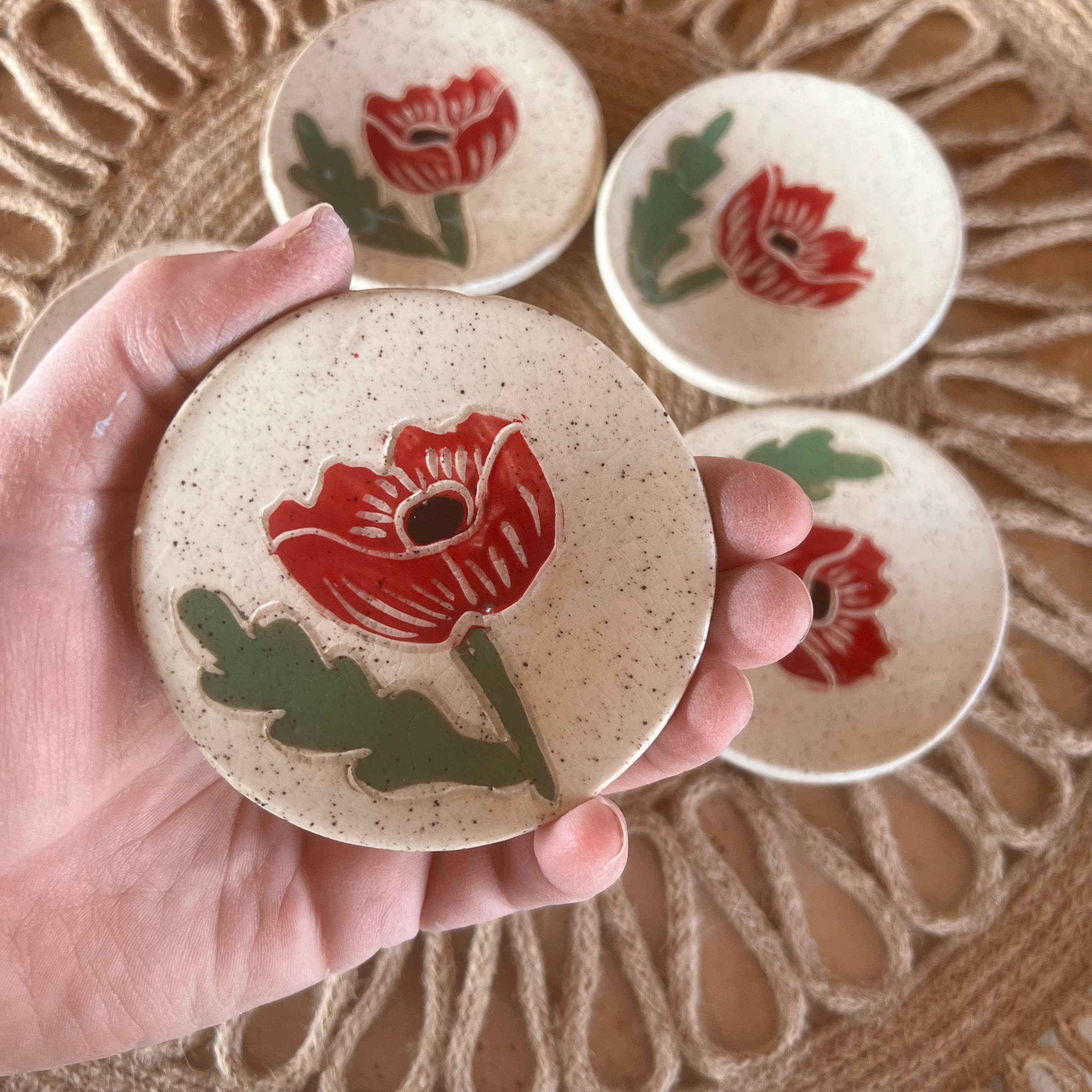 Red Poppy Sgraffito Tea Rest - Image 3