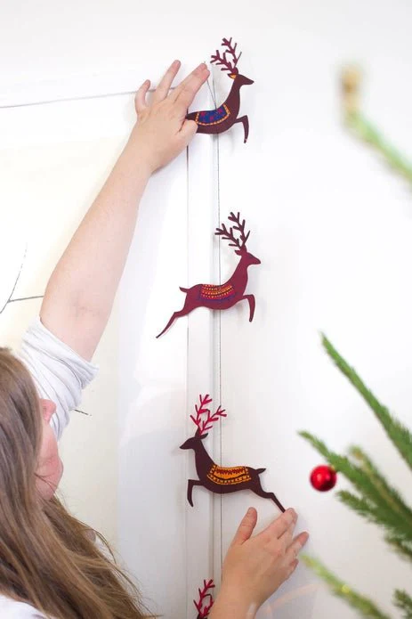 Reindeer Hanging Garland - Image 3