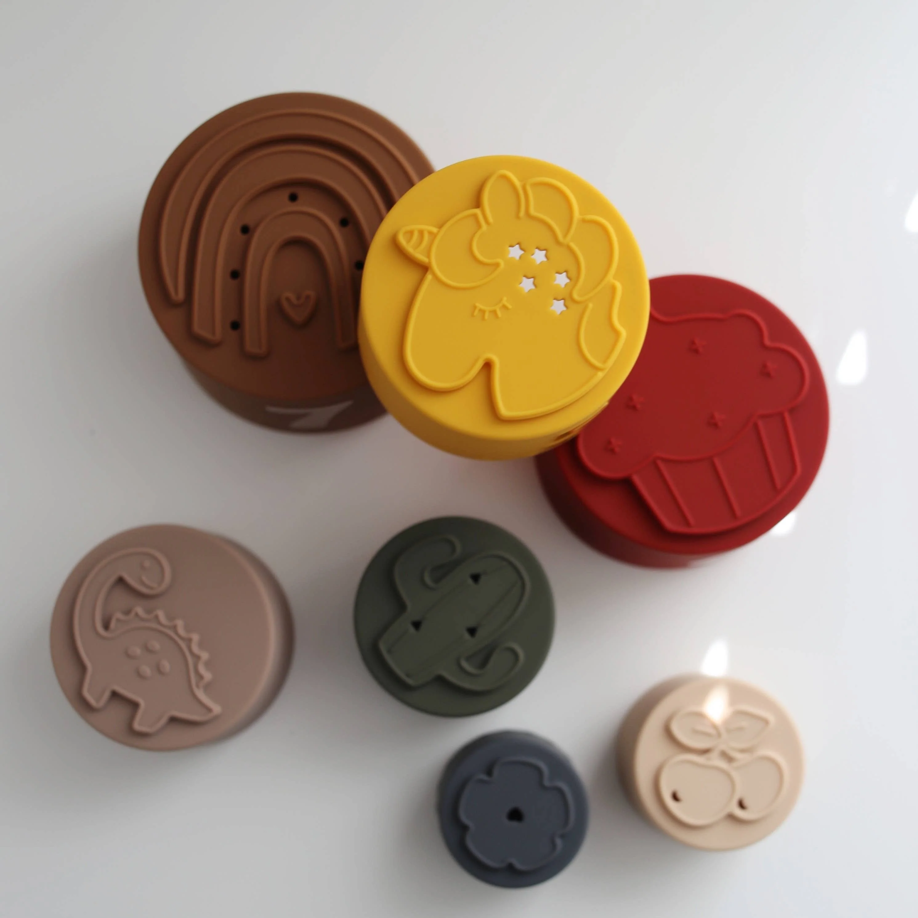 Silicone Stacking Nesting Cups - Image 4