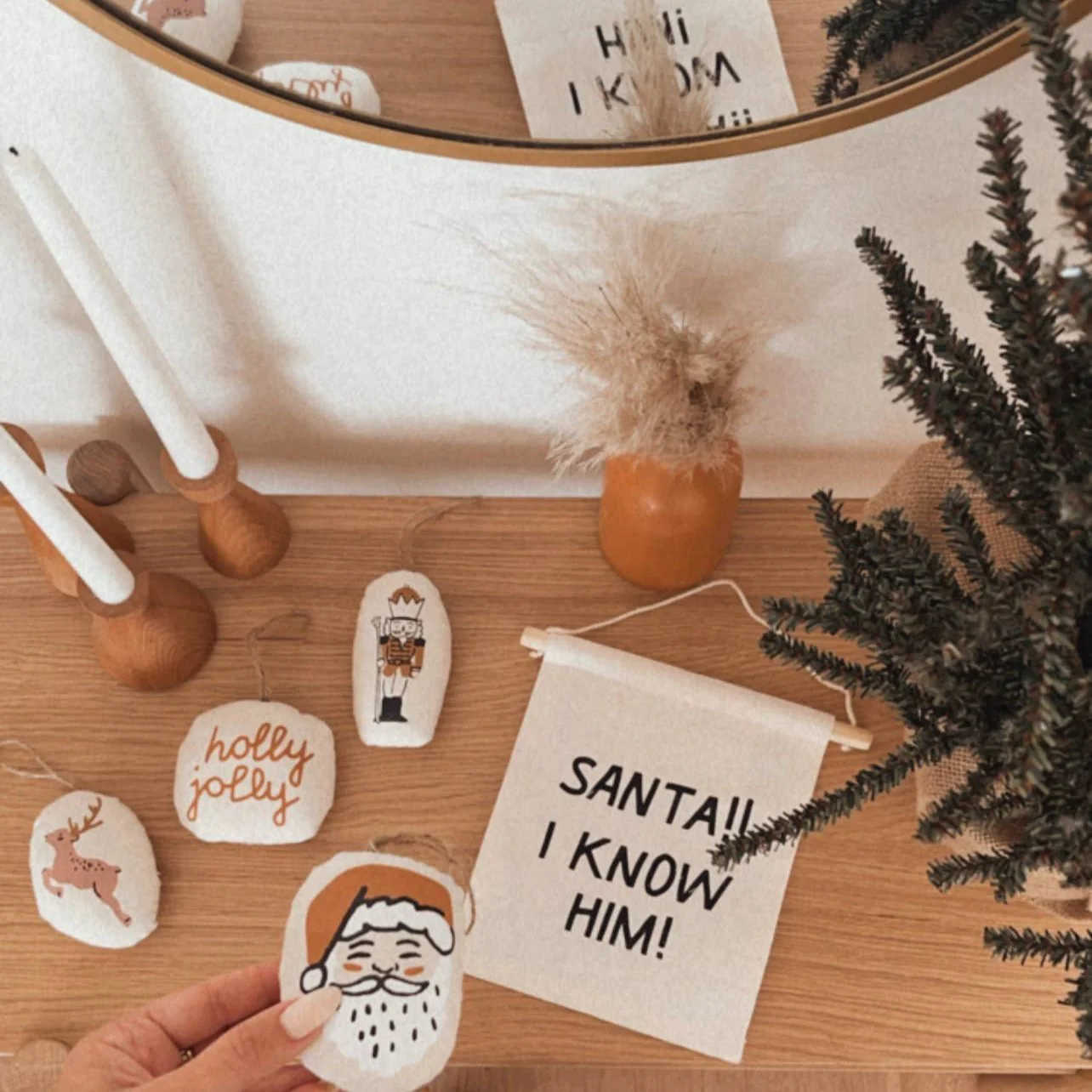 Santa!! I Know Him! Hanging Decoration - Image 2
