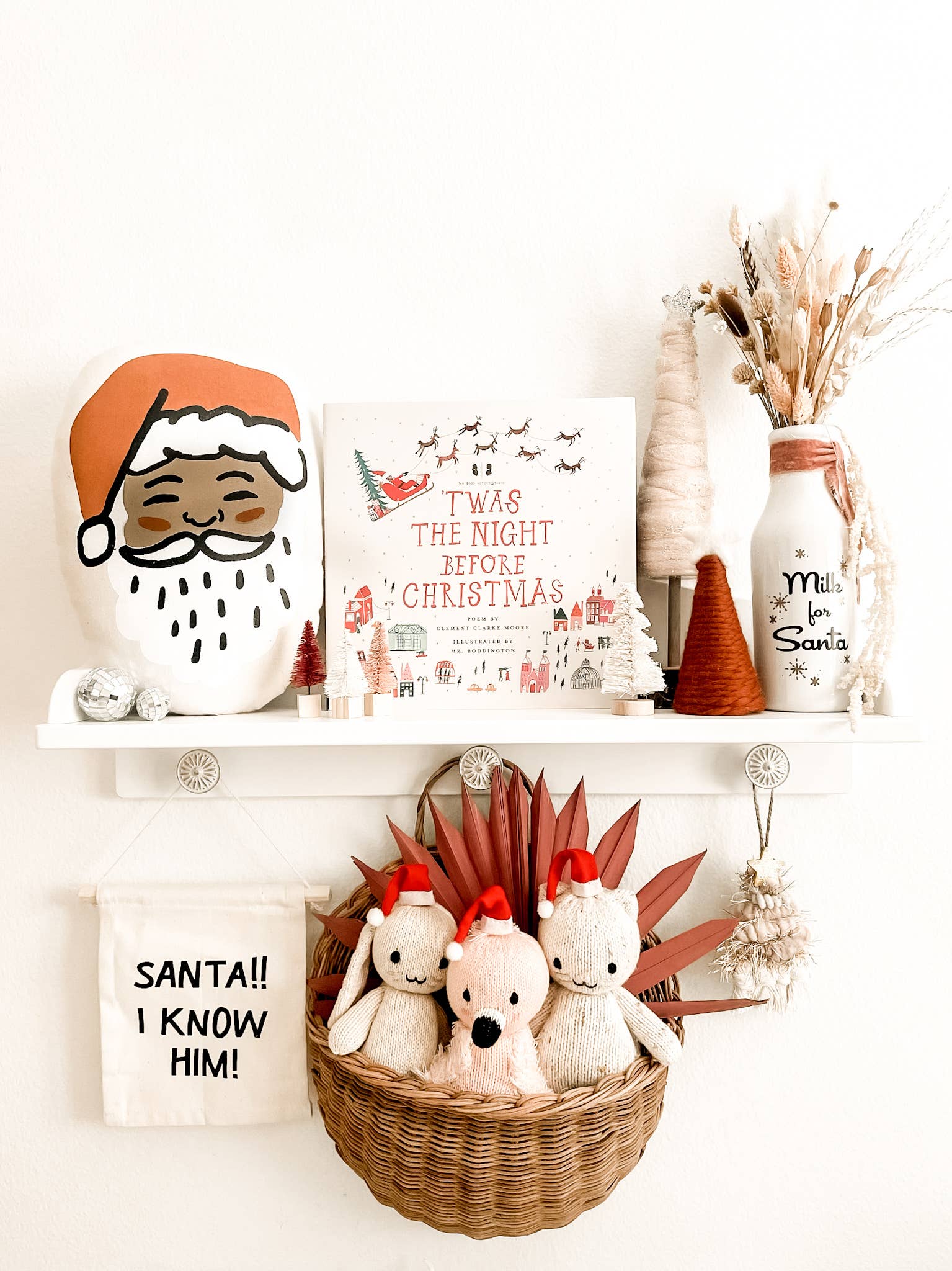 Santa!! I Know Him! Hanging Decoration - Image 3