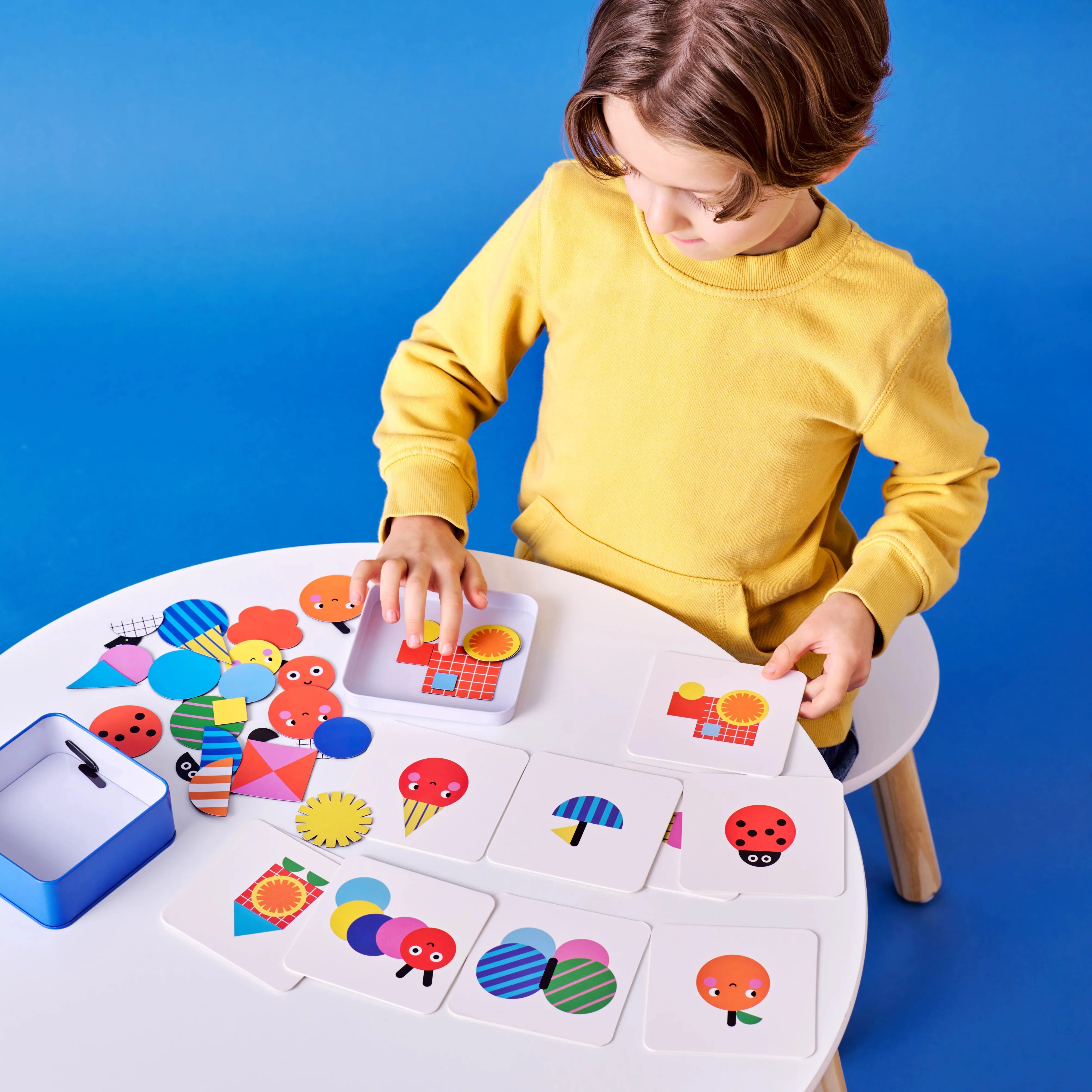 On the Go Magnetic Shapes Play - Image 4