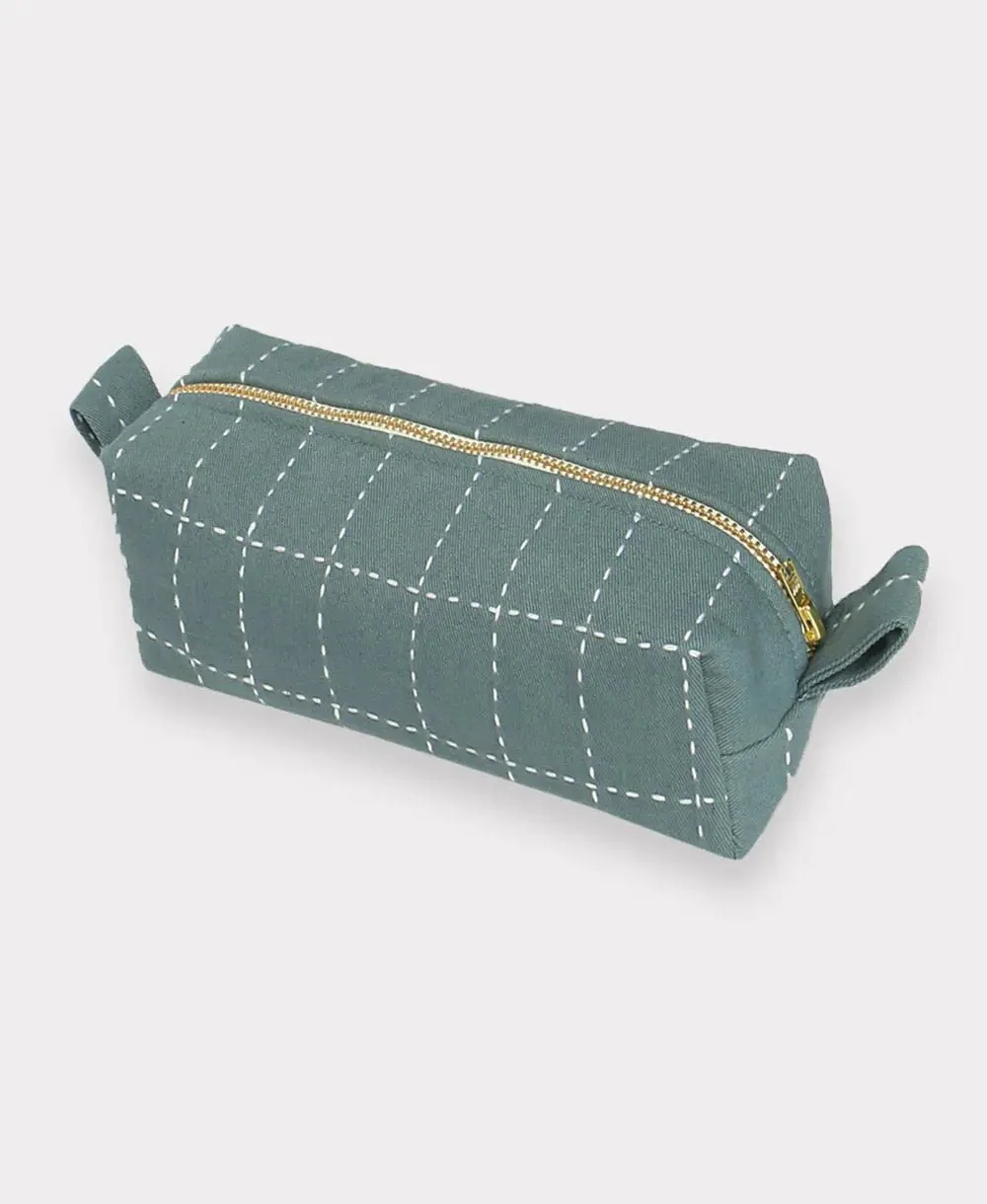 Small Grid-Stitch Toiletry Bag - Image 5