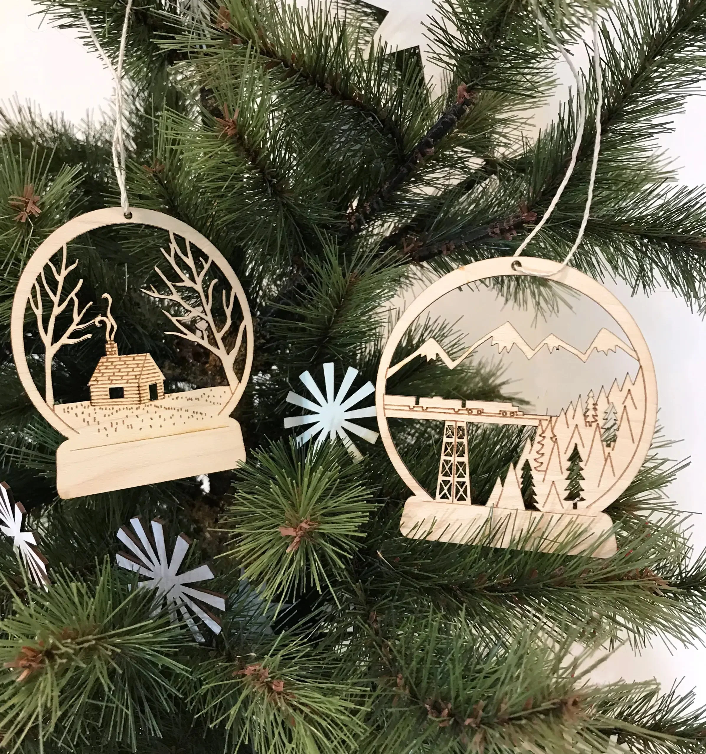 Snow Globes Ornament Set - Image 2