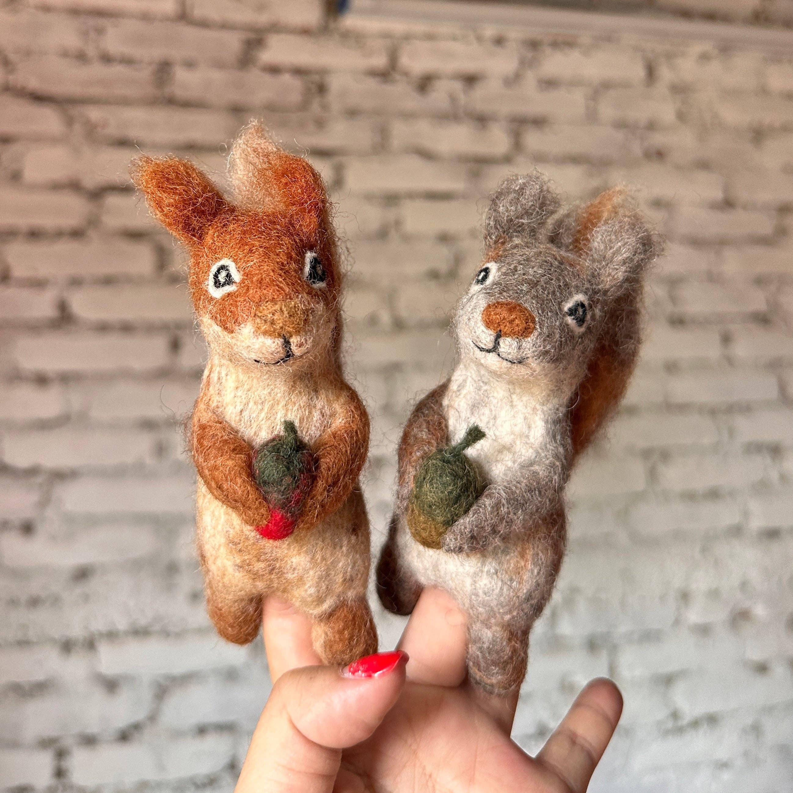 Grey Squirrel Finger Puppet - Image 2