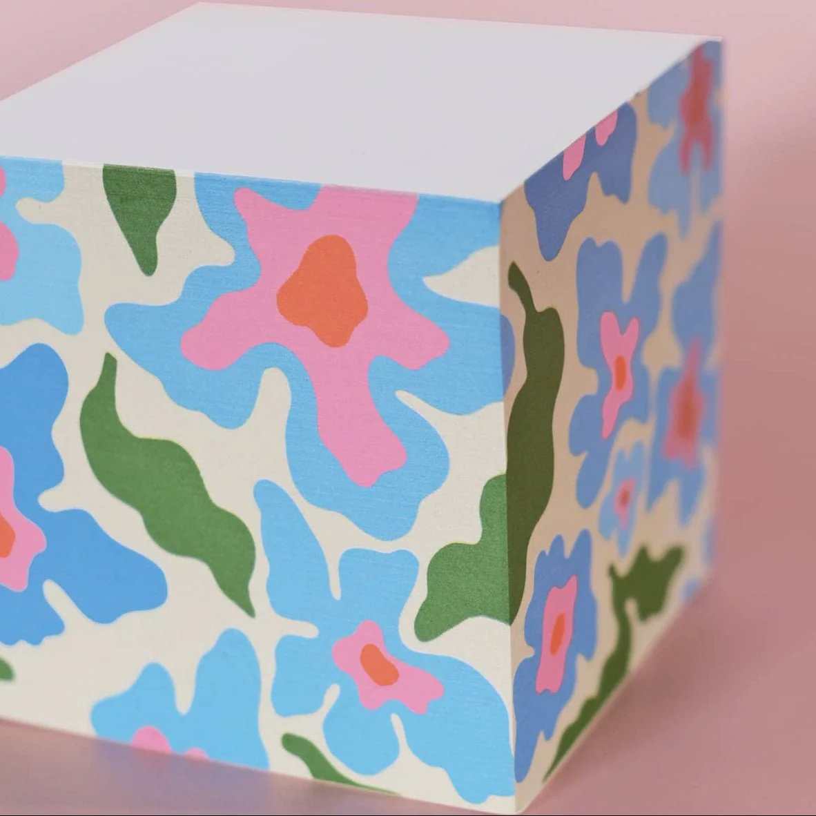 Trippy Daisies Sticky Note Cube - Image 2