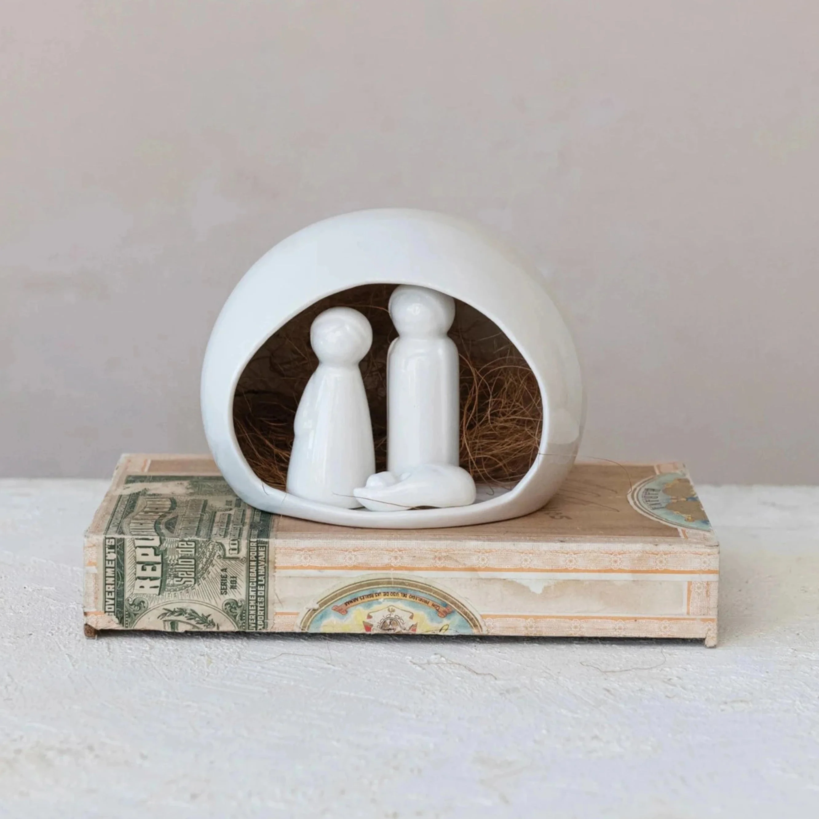 Modern Stoneware Nativity - Image 2