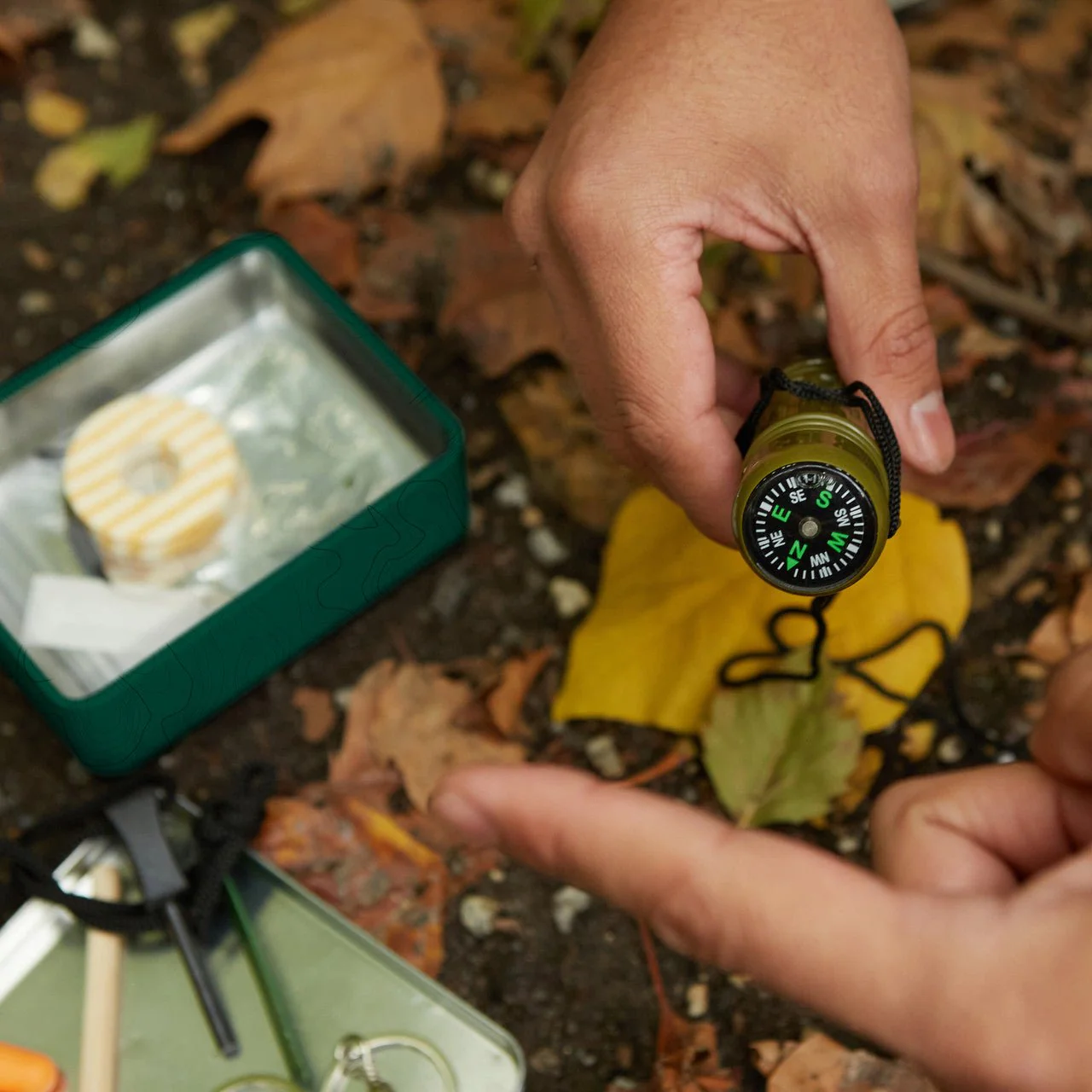 Outdoor Survival Kit - Image 4