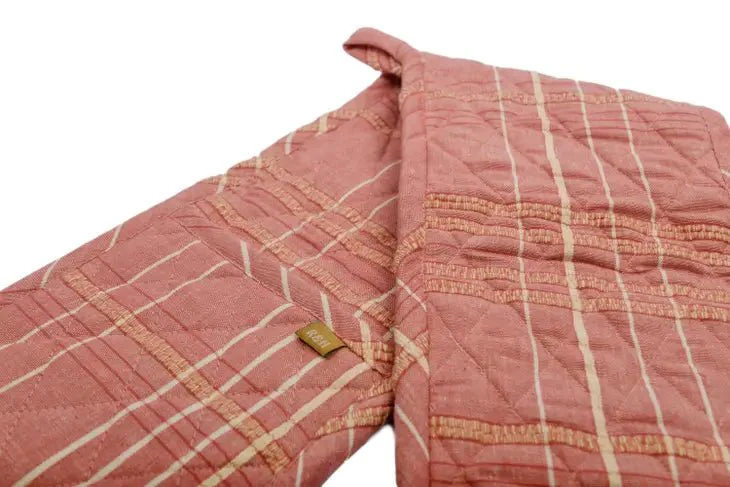 Double Oven Glove: Textured Check Fig - Image 3