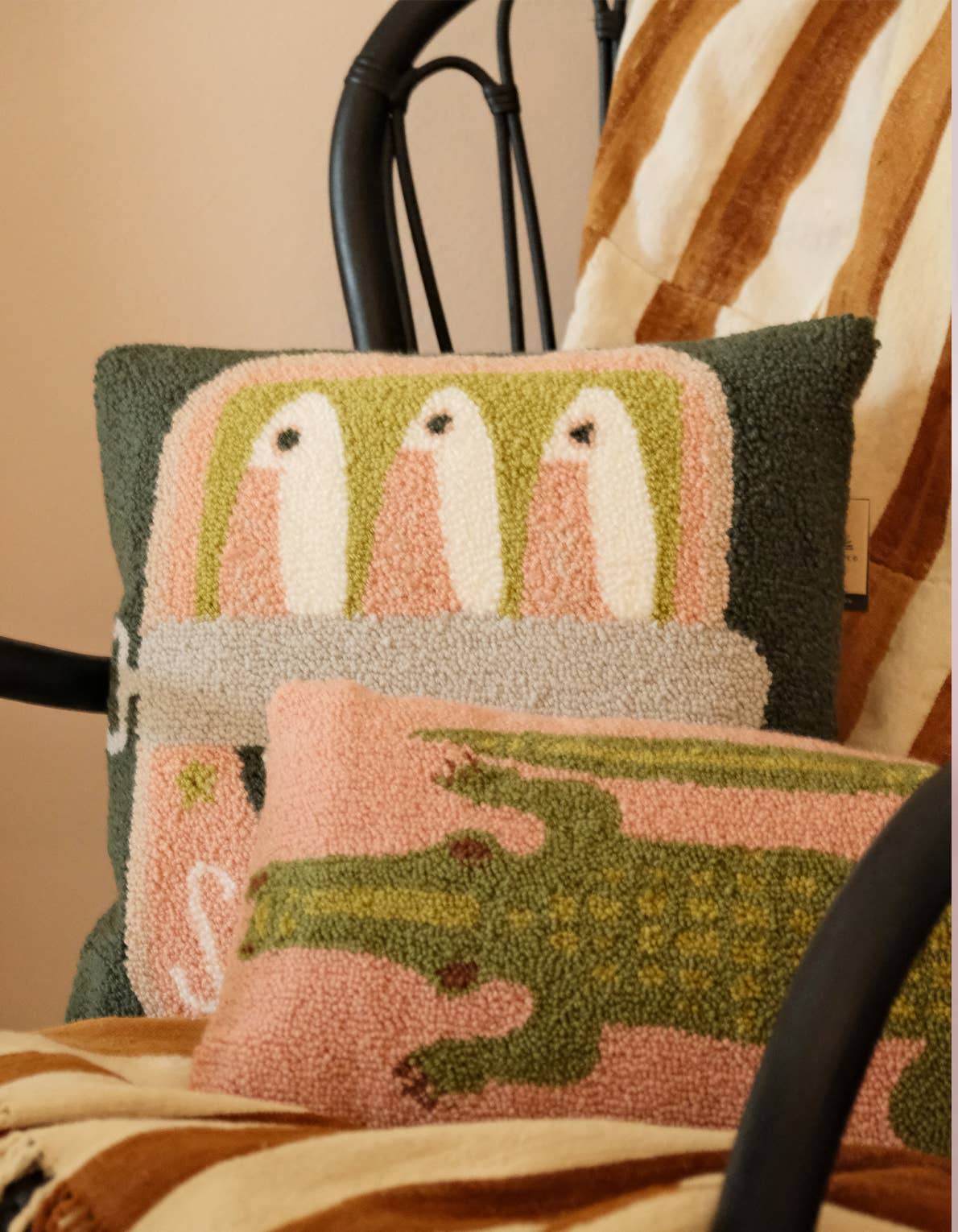 Alligator Throw Pillow - Image 4