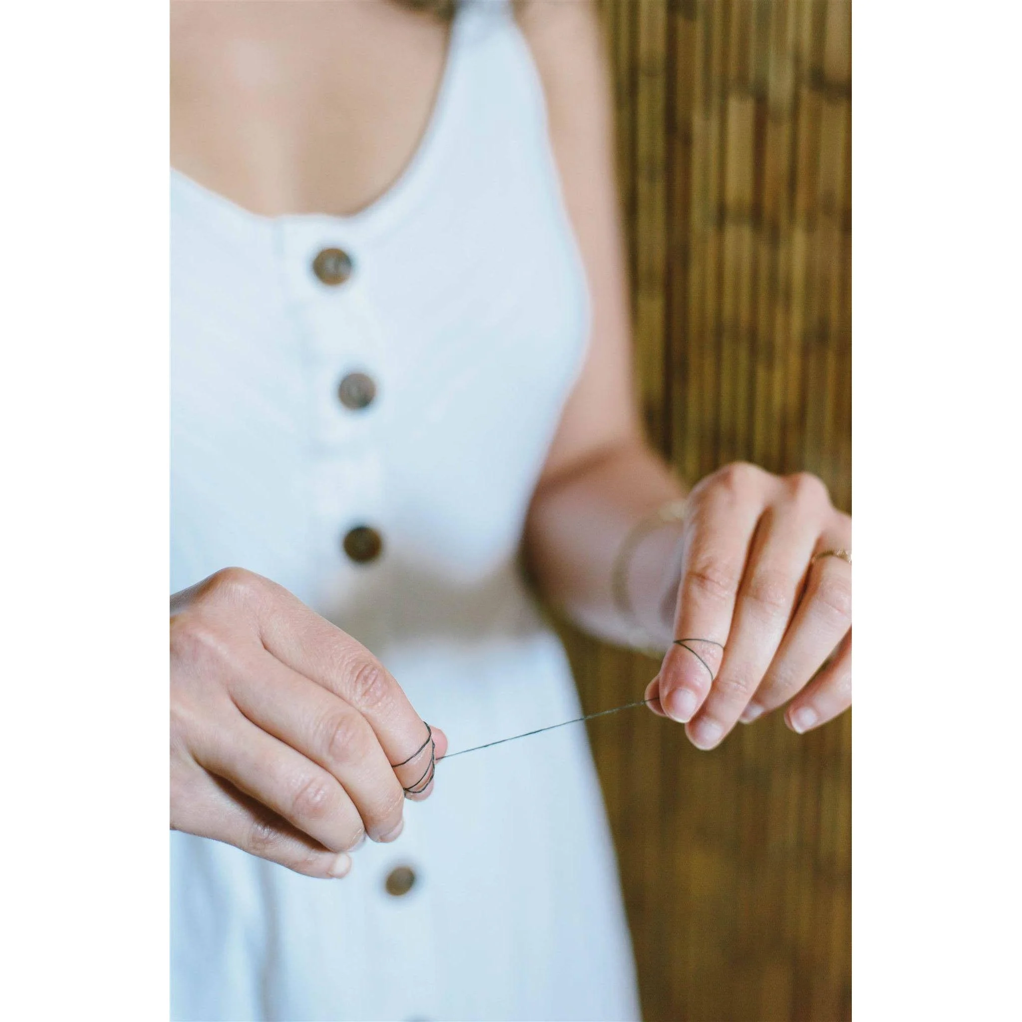 Vegan Biodegradable Charcoal Dental Floss - Stainless Steel Case - Image 2