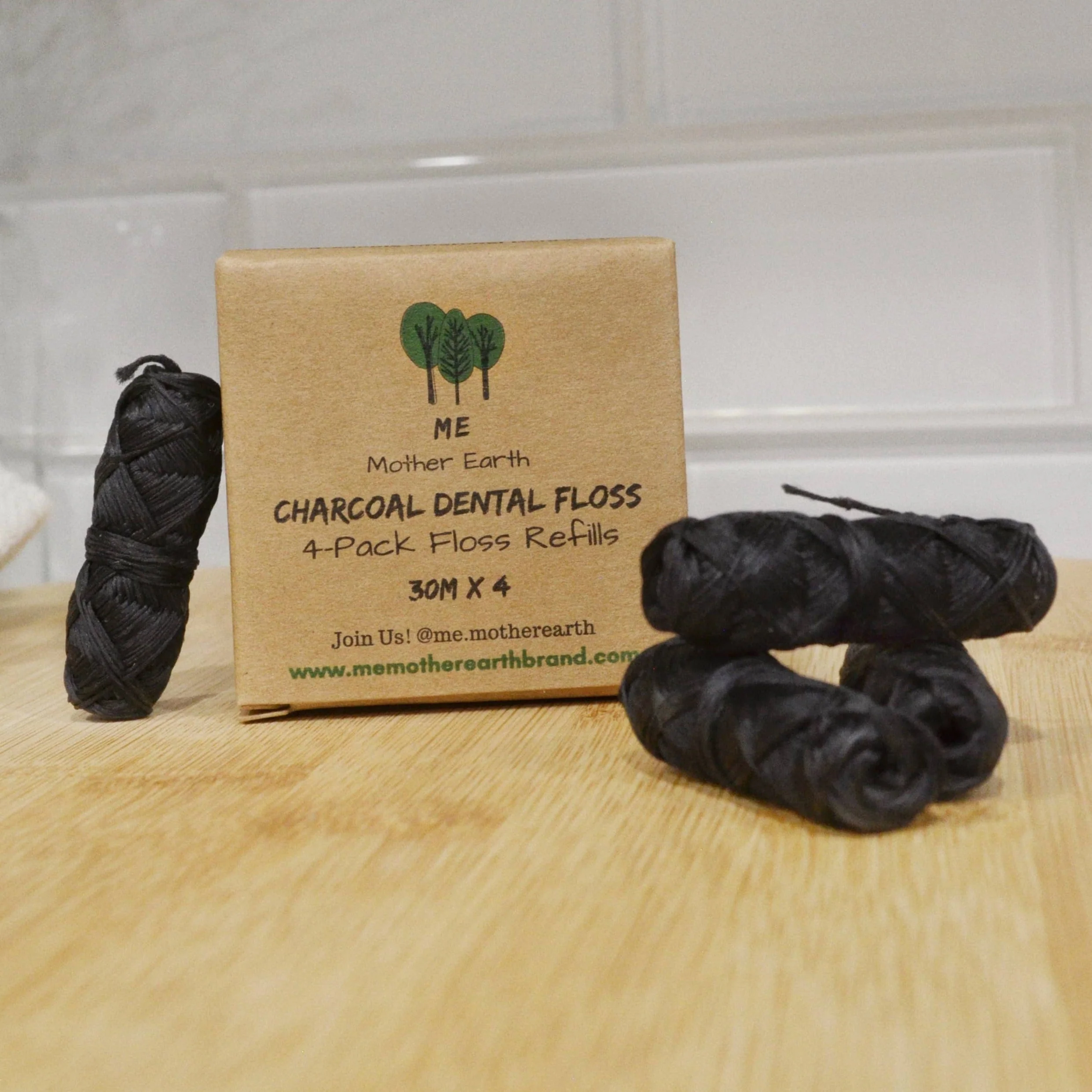 Vegan Biodegradable Charcoal Dental Floss - Stainless Steel Case - Image 4