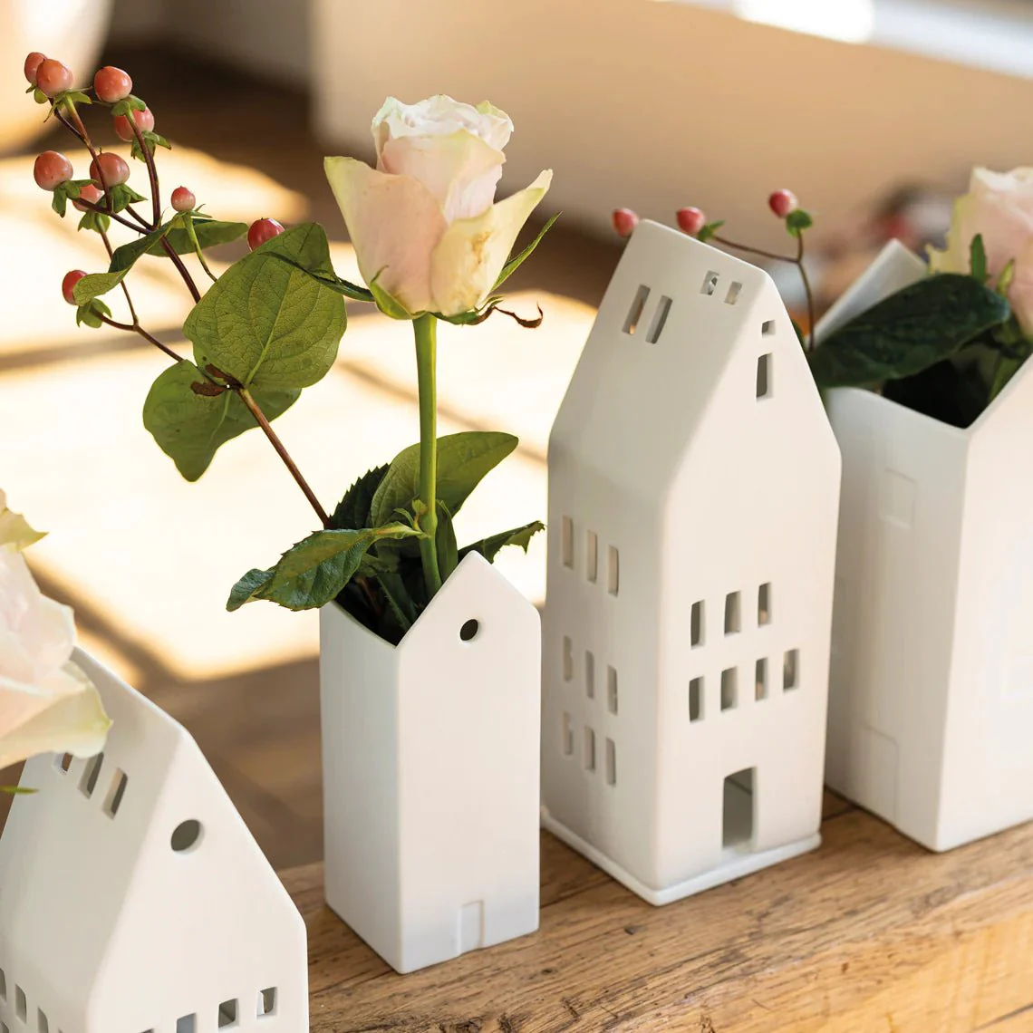 Village House Vase - Image 4