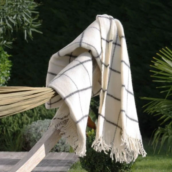 Vinga Island Wool Throw - Image 4