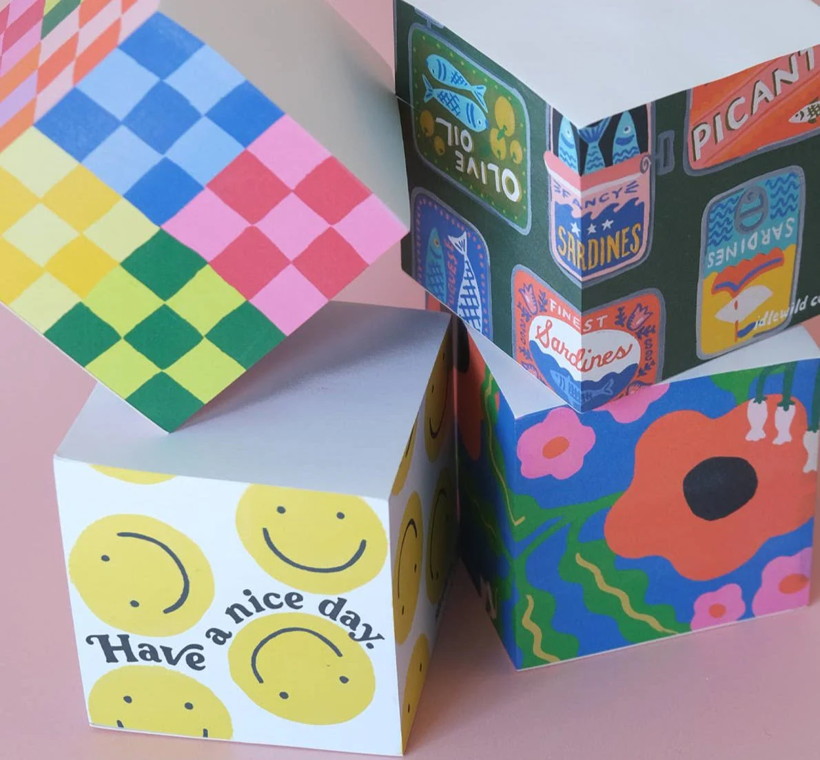 Wavy Daisy Sticky Note Cube - Image 3