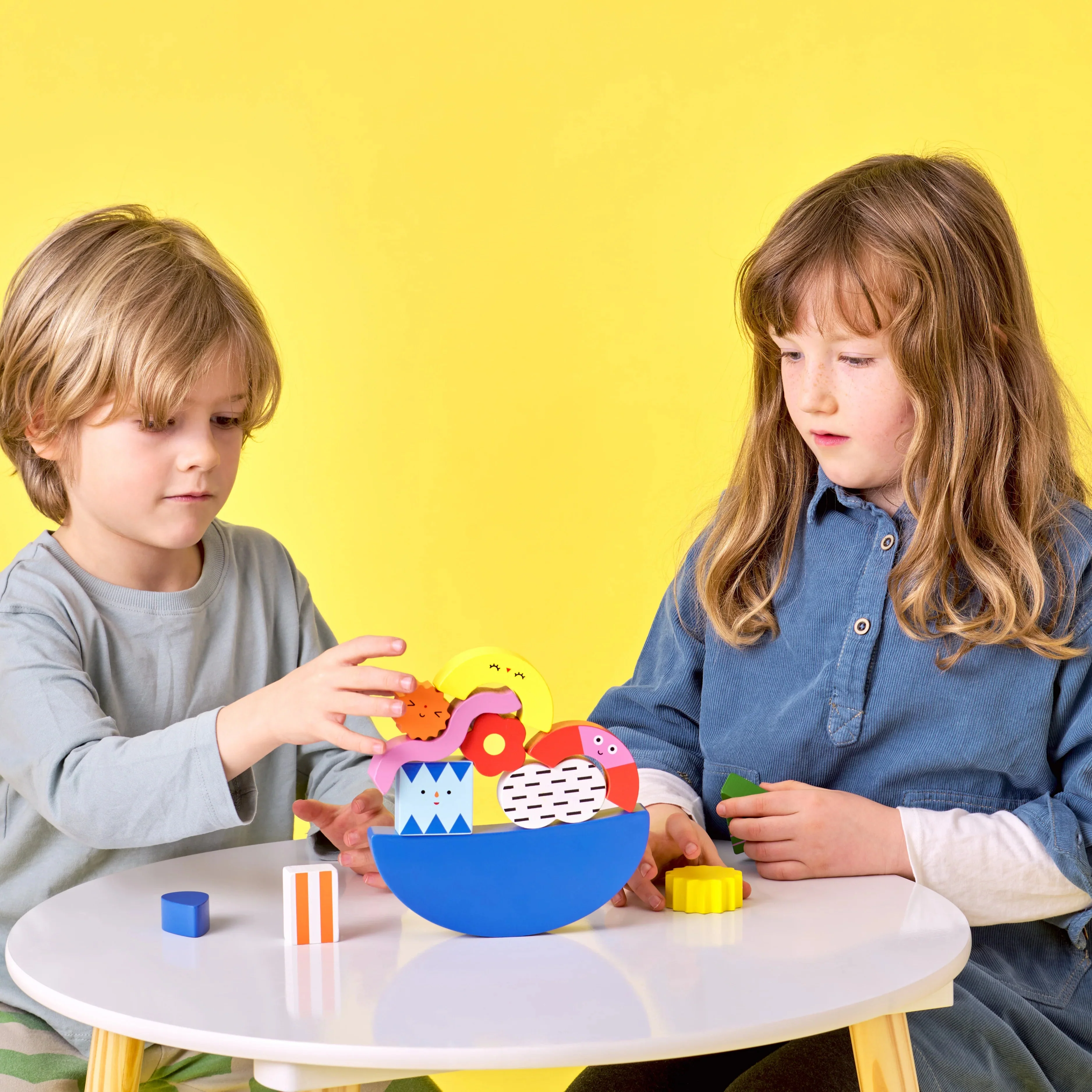 Wooden Balance Game - Teeter Totter Shapes - Image 3