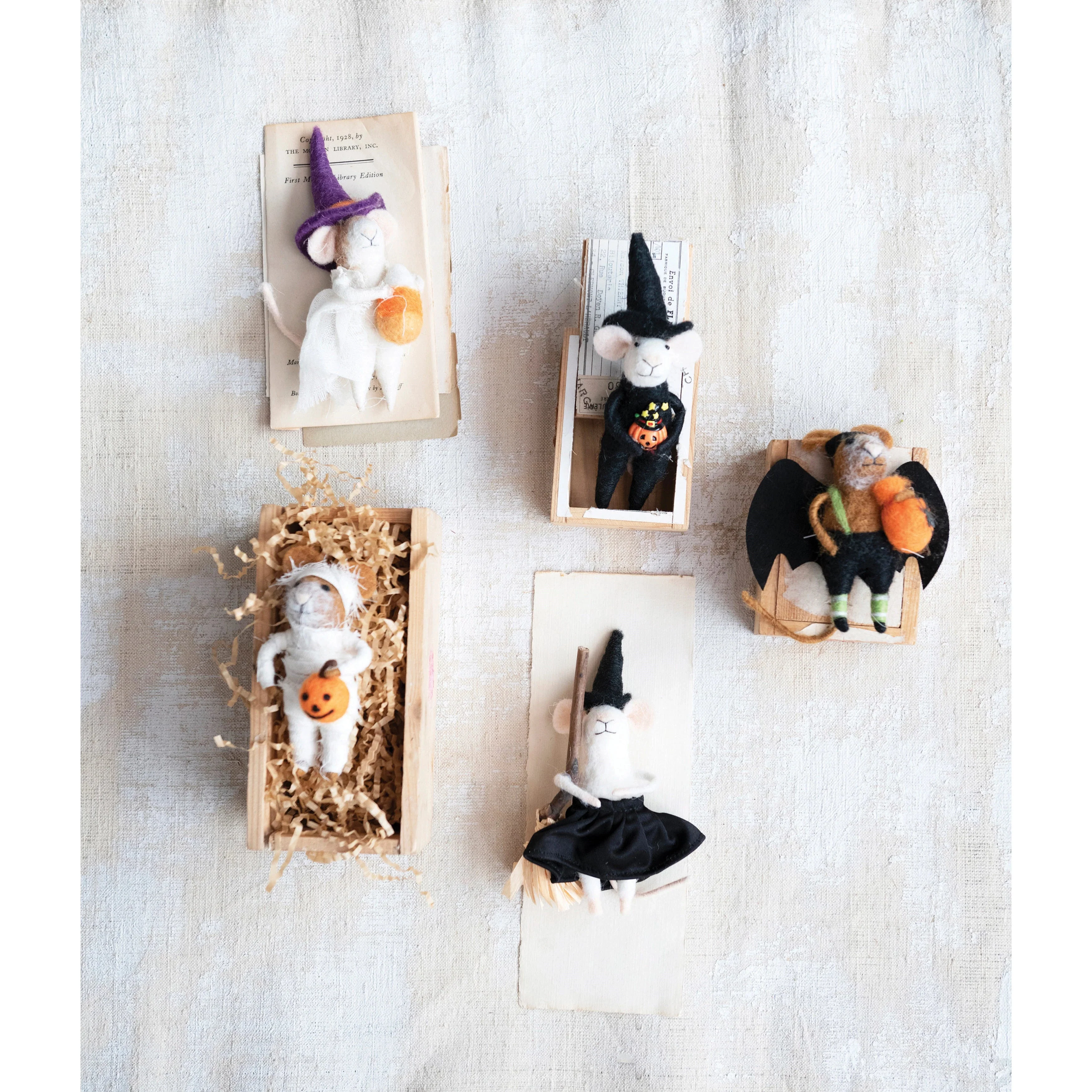 Wool Felt Mouse in Costume - Image 2