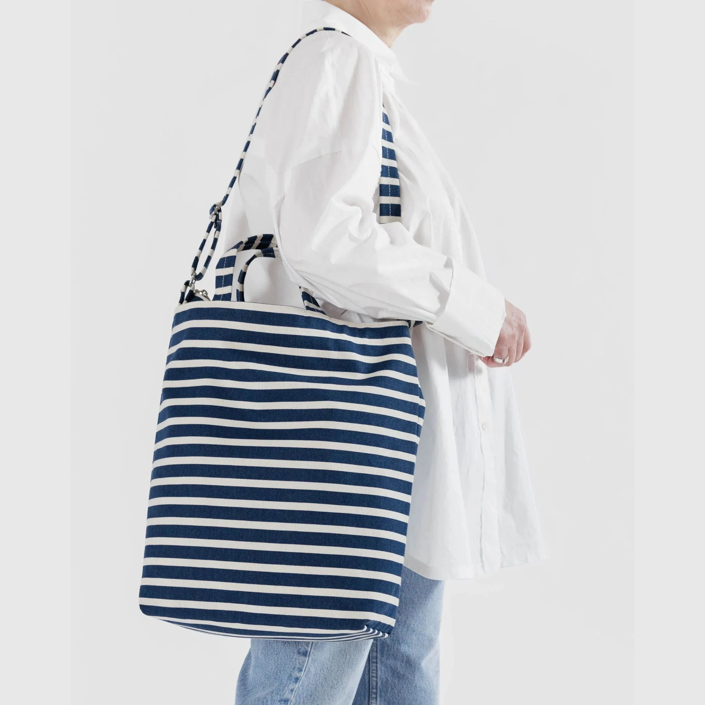Zip Duck Bag - Vertical - Image 3